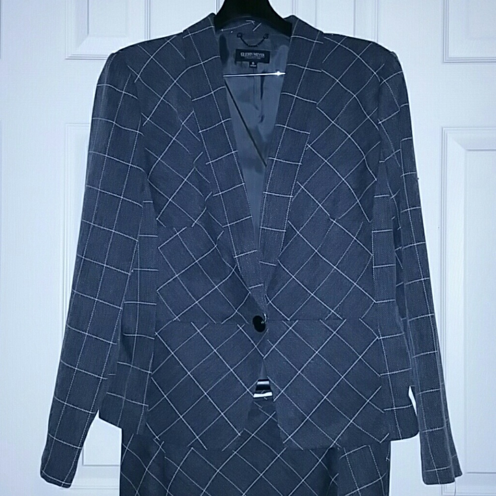 BNWT John Meyer Size 16 Gray 2piece Skirt Suit
